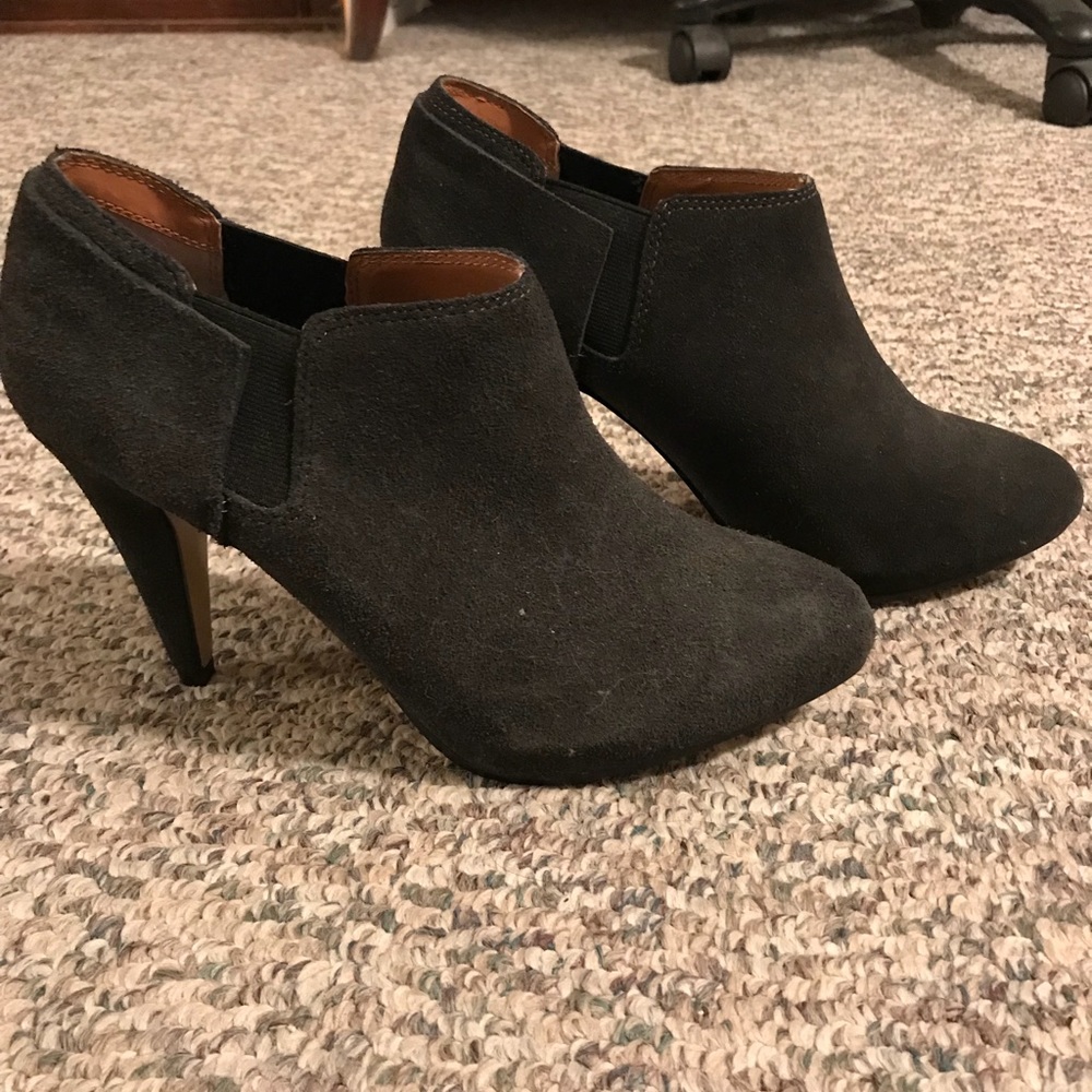 Black bootie heels - Picture 1 of 3
